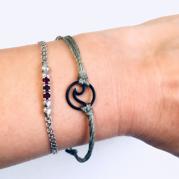 Wave Charm Puravida bracelet
FINAL - Picture 3 of 8